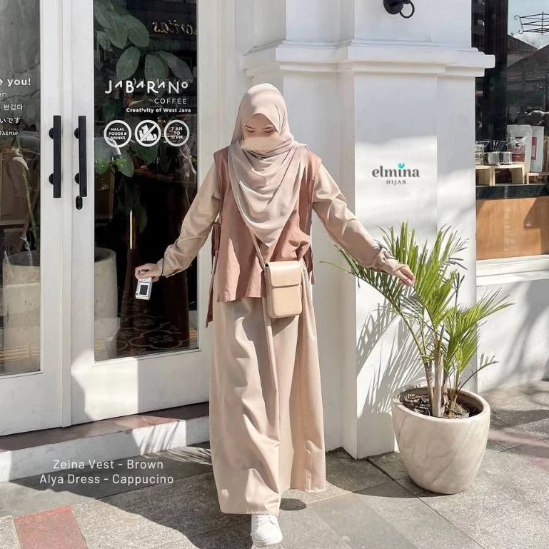Inspirasi outfit modest campus muslimah